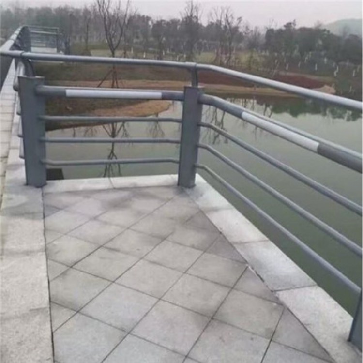 巢湖碳素钢防撞护栏，Q235热镀锌护栏海润供应，不锈钢复合管道路防撞护栏