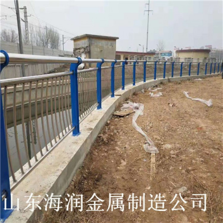 高架桥防撞护栏-天津碳素钢道路护栏报价-海润道路景观护栏精工制作