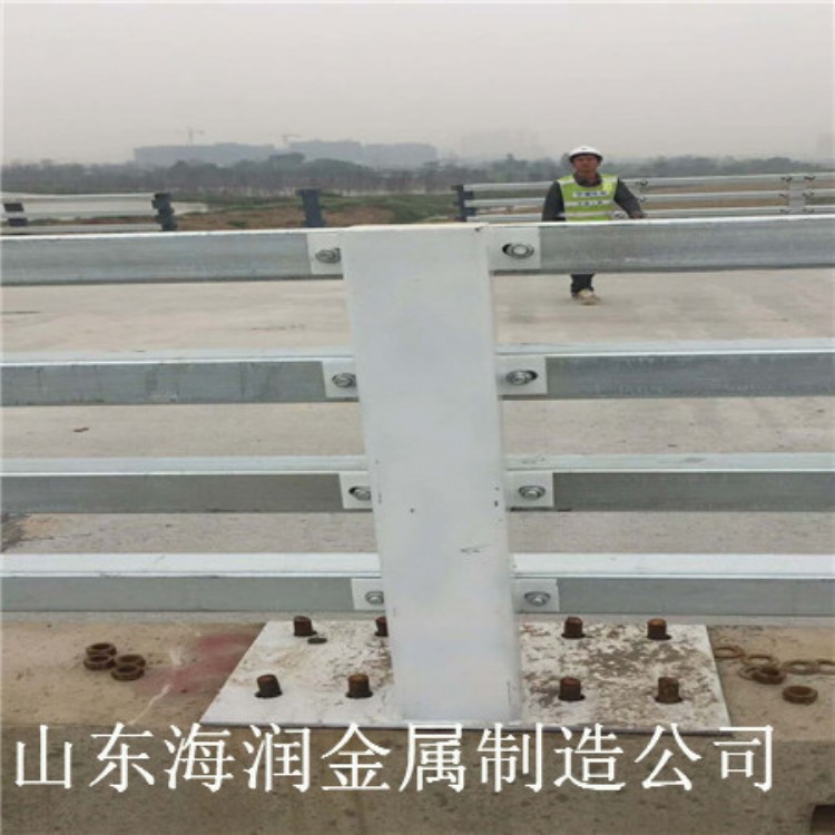 q235/345材质防撞栏杆-青海镀锌管桥梁护栏-河道桥梁护栏款式新颖