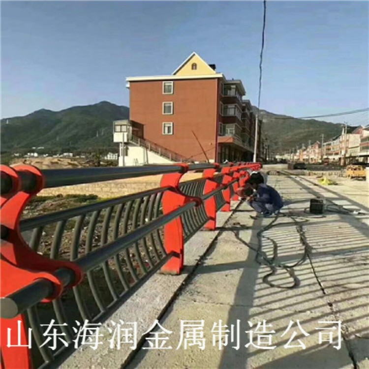 复合管道路栏杆报价 陕西碳素钢防撞护栏