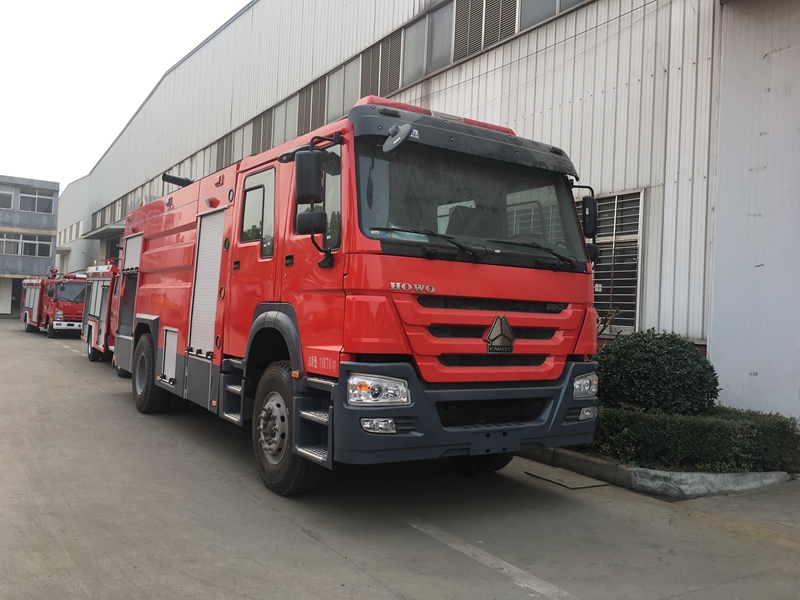 重汽T5G型水罐消防车5吨